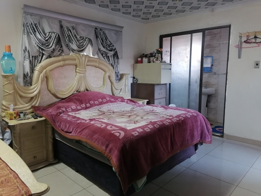 6 Bedroom Property for Sale in Mohadin North West